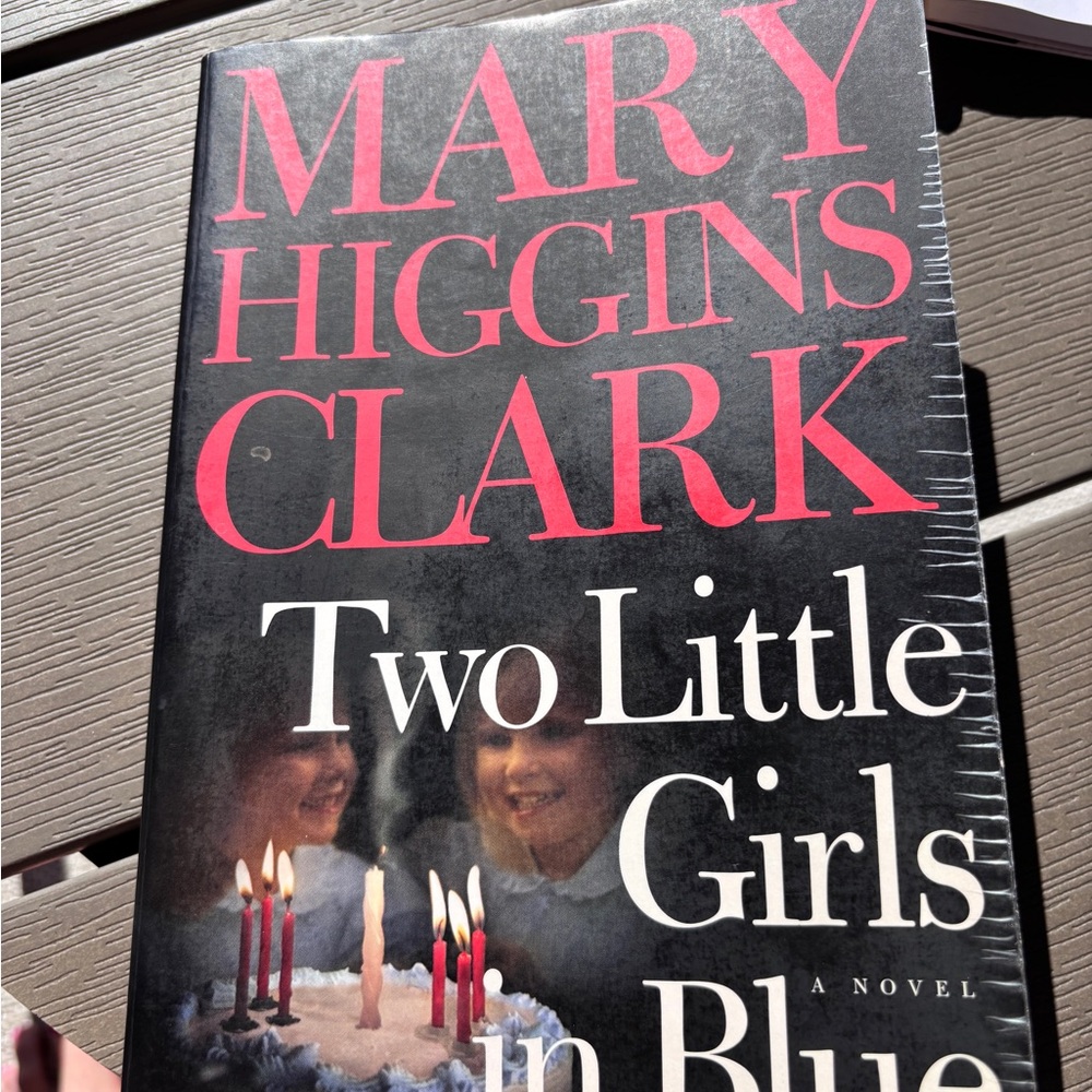 Mary Higgins Clark 'Two Little Girls in Blue' Book